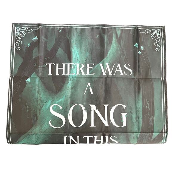 OwlCrate Uprooted Tapestry "There was a Song in This Forest" - August 2022 - Picture 4 of 7